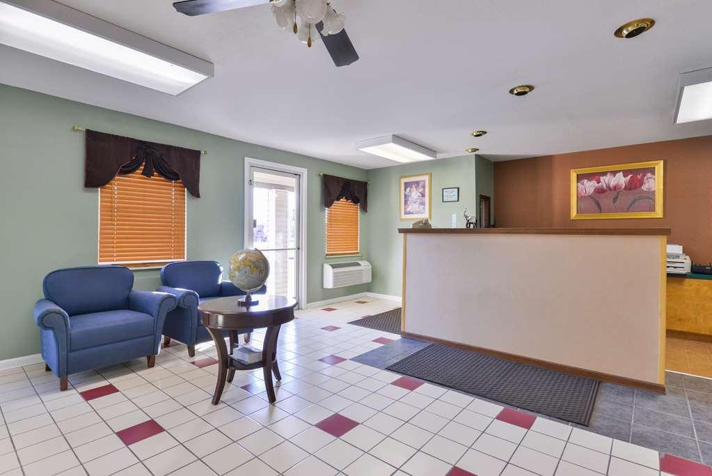Americas Best Value Inn Of Decatur Интериор снимка