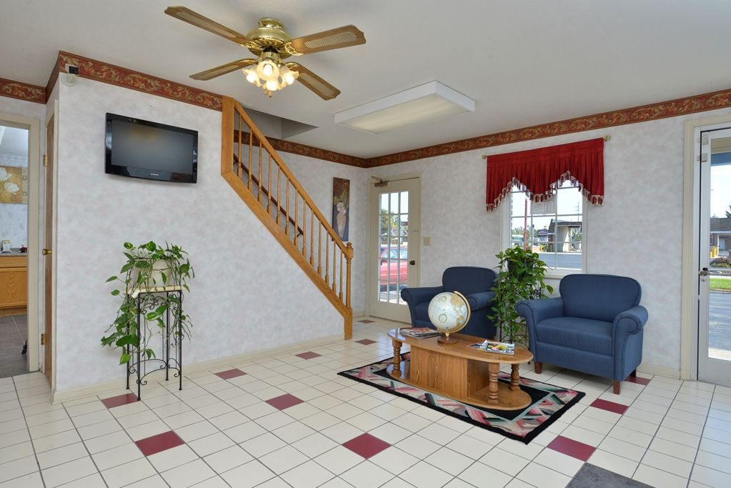 Americas Best Value Inn Of Decatur Интериор снимка