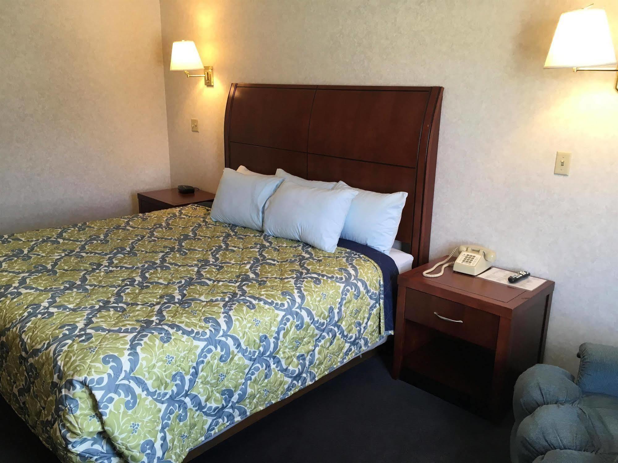 Americas Best Value Inn Of Decatur Екстериор снимка