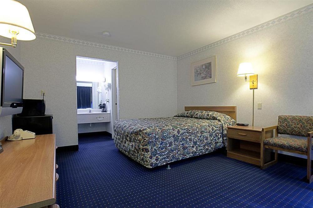 Americas Best Value Inn Of Decatur Стая снимка